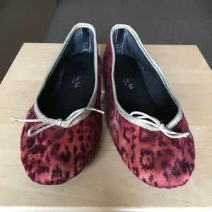 London Sole pink leopard ballet flats, size 8